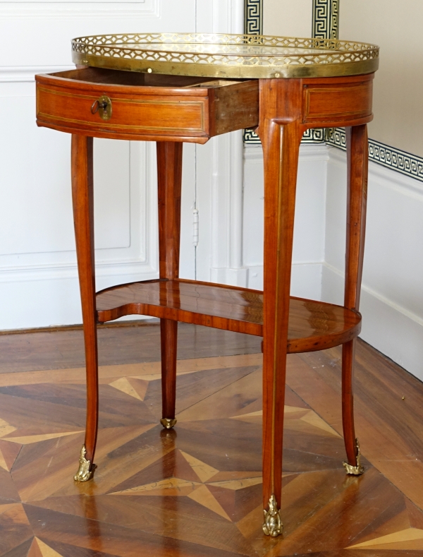 Etienne Avril : table de salon d'époque Louis XV Transition en marqueterie - estampillée et JME