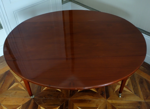 Table de salle à manger Directoire pour 6 pour appartement parisien, en acajou massif - fin XVIIIe siècle