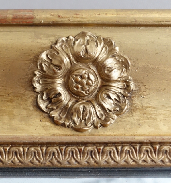 Grand miroir de cheminée Empire en bois doré à l'or fin, glace au mercure - 96cm x 142,5cm