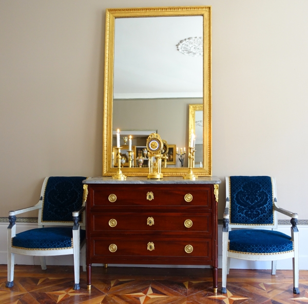 Grand miroir de cheminée Louis XVI Directoire doré à l'or fin, glace au mercure - 161cm x 102,5cm