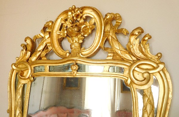 Grand miroir à parecloses en bois doré, glace au mercure, époque Louis XV Transition