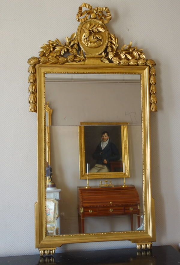 Grand miroir en bois doré d'époque Louis XVI aux fables de La Fontaine