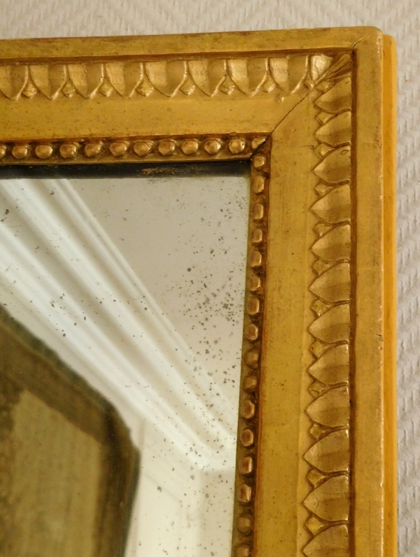 Miroir d'époque Louis XVI, cadre en bois doré, glace au mercure - 56cm x 72cm