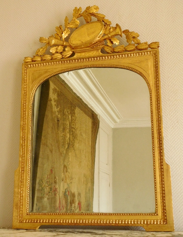 Gilt wood mirror - Louis XVI period - France, 18th century 74cm x 108cm