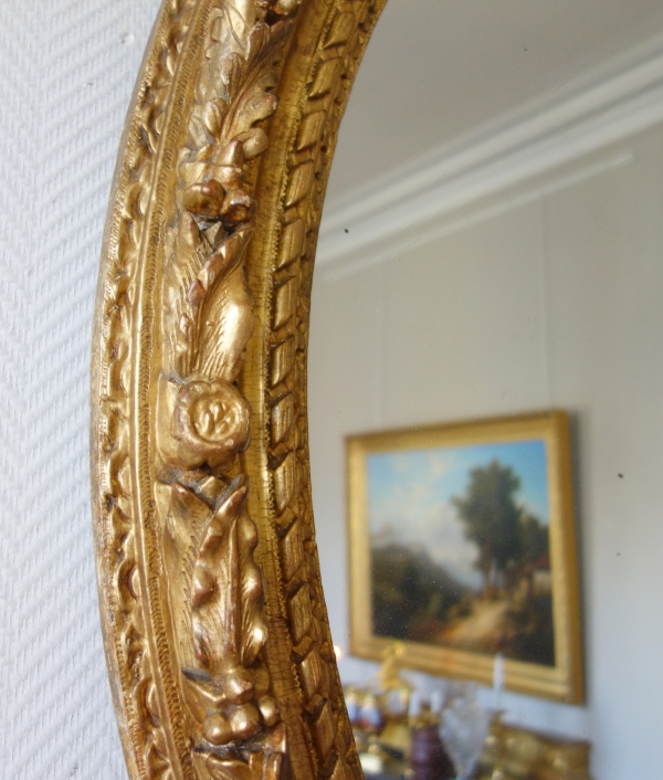 Grand miroir d'époque Louis XIII en bois sculpté et doré, glace au mercure - 109cm x 97cm