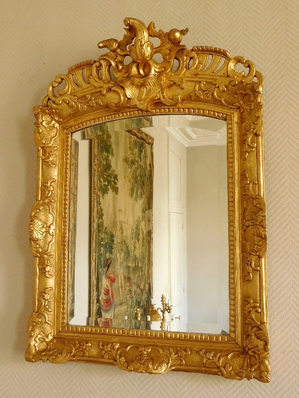 French Louis XIV / Regency mercury mirror, gilt wood frame, early 18th century