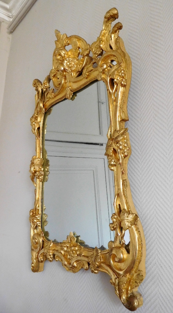 Large gilt wood mirror - Louis XV Period - France, 18th century circa 1765