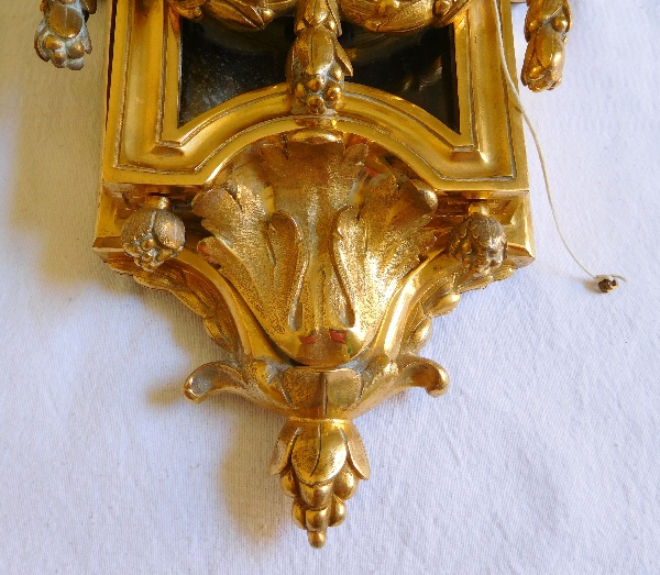 Cartel d'alcôve à sonnerie à la demande, bronze doré, époque Louis XVI