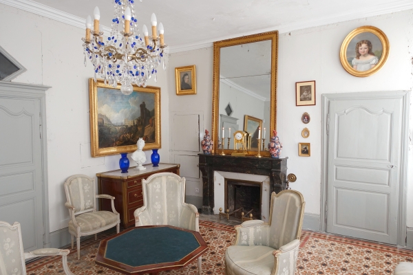 Pendule Forme Architecturale en bronze doré au mercure par Bachelard à Paris - époque Empire