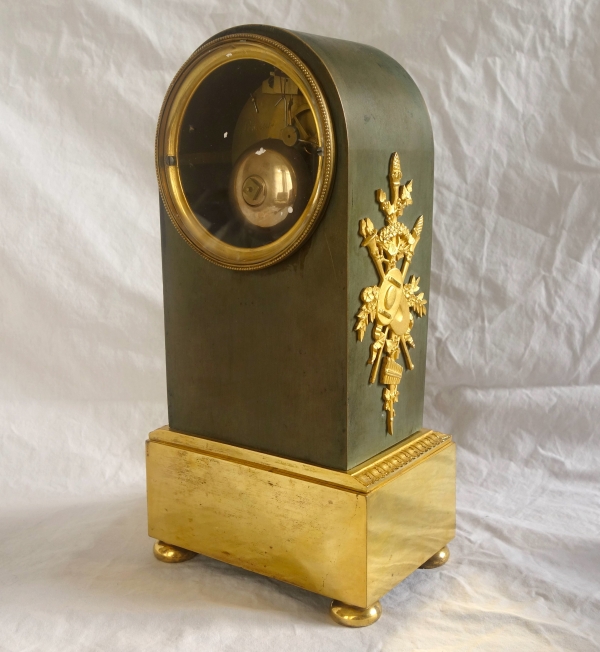 Pendule borne d'époque Empire en bronze patiné et doré par Lesieur et Thomire