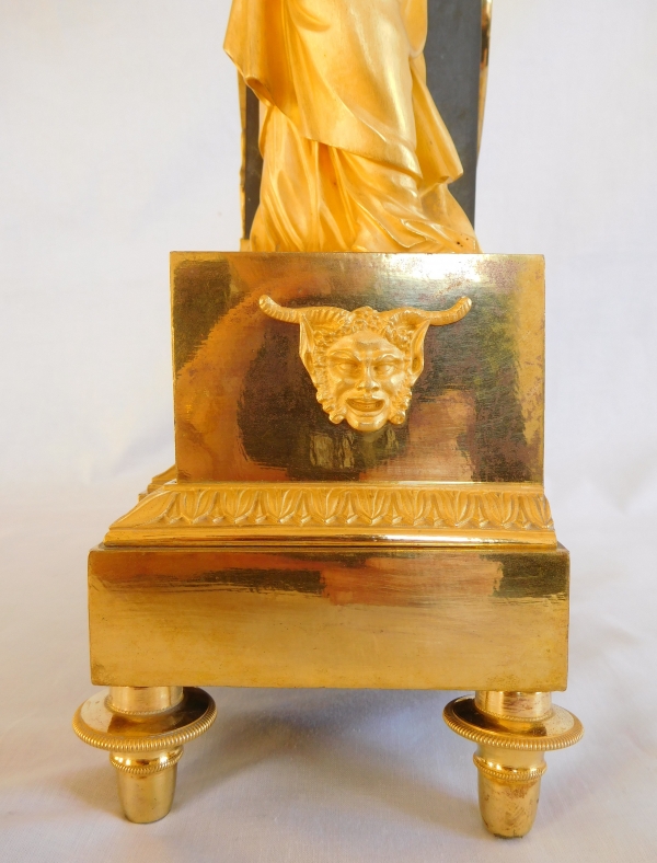 Ravrio : pendule d'époque Empire en bronze patiné et doré au mercure - signée