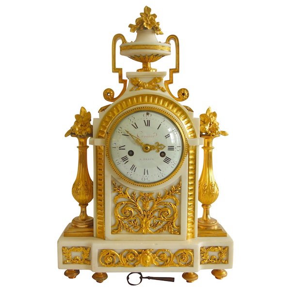 Antoine Cronier : pendule d'époque Louis XVI en bronze doré et marbre blanc