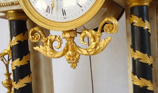Louis XVI marble and ormolu clock - 18th century