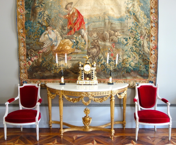 Louis XVI marble and ormolu clock - 18th century