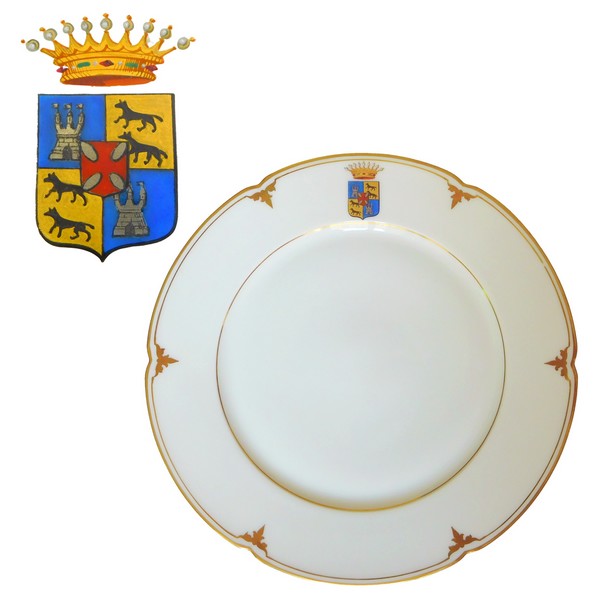Série de 12 assiettes de table, armoiries polychromes des Comtes de Castelnau - porcelaine XIXe