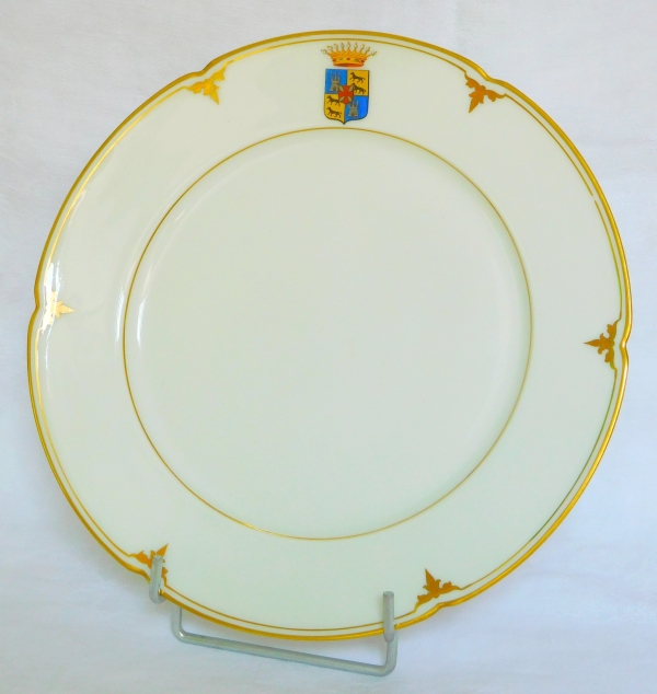Set of 12 porcelain table plates, coat of arms of Counts of Castelnau - 19th century