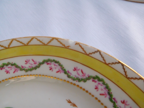 Manufacture Potter : série de 12 assiettes de table en porcelaine dorée, époque Louis XVI - 1790