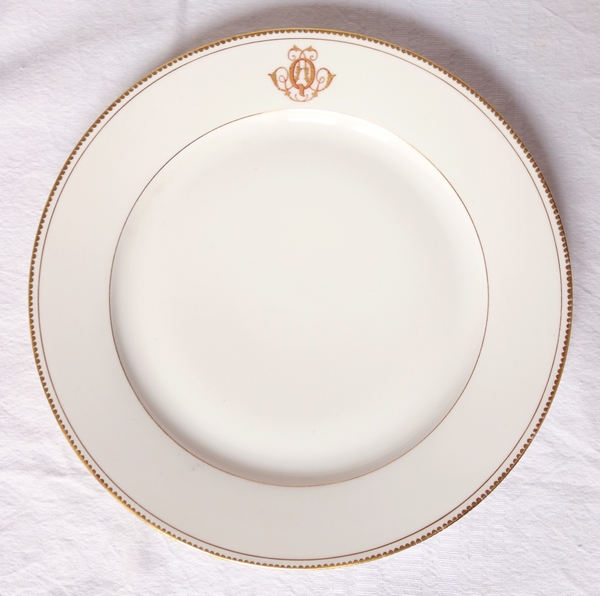 Porcelaine de Sèvres S58 (année 1858) : service de 24 assiettes dorées, signées, époque XIXe