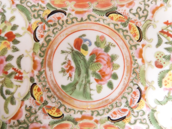 Set of 3 Canton porcelain dessert plates, palace scenes