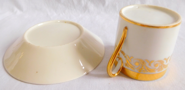 4 tasses Empire en porcelaine de Paris dorée à l'or fin - époque Charles X