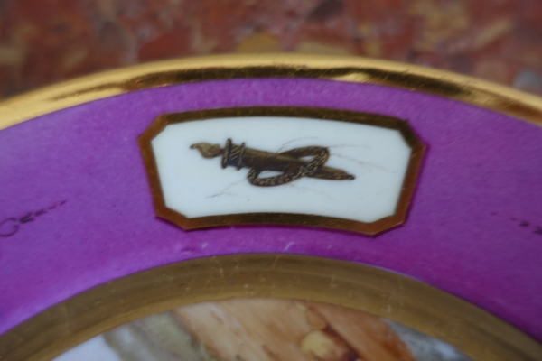 Manufacture Halley : suite de 6 assiettes de table en porcelaine dorée d'époque Empire signées
