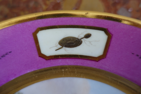 Manufacture Halley : suite de 6 assiettes de table en porcelaine dorée d'époque Empire signées
