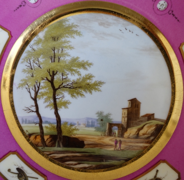Manufacture Halley : suite de 6 assiettes de table en porcelaine dorée d'époque Empire signées