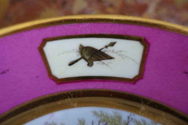 Manufacture Halley : suite de 6 assiettes de table en porcelaine dorée d'époque Empire signées