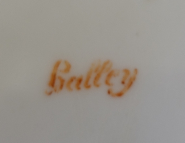 Manufacture Halley : suite de 6 assiettes de table en porcelaine dorée d'époque Empire signées