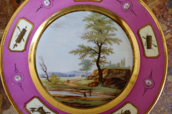 Manufacture Halley : suite de 6 assiettes de table en porcelaine dorée d'époque Empire signées