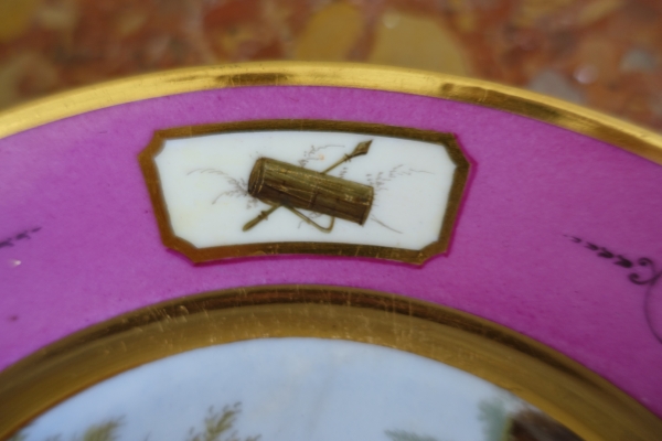 Manufacture Halley : suite de 6 assiettes de table en porcelaine dorée d'époque Empire signées