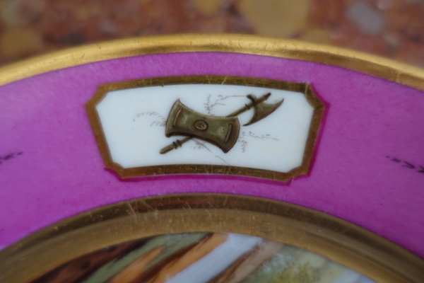 Manufacture Halley : suite de 6 assiettes de table en porcelaine dorée d'époque Empire signées