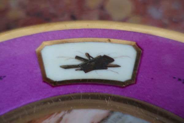 Manufacture Halley : suite de 6 assiettes de table en porcelaine dorée d'époque Empire signées