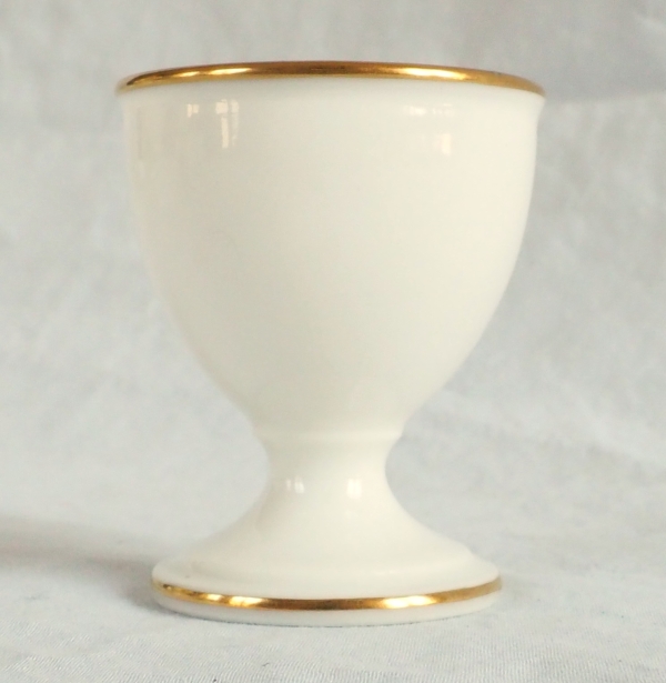 Nast : série de 6 coquetiers d’époque Empire et leur présentoir, porcelaine de Paris blanche et or