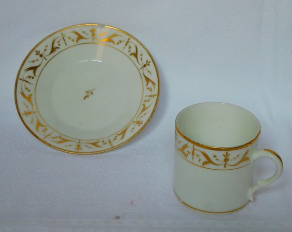 Service à café de 6 tasses litron en porcelaine de Paris dorée à l'or - époque fin XVIIIe ou Empire