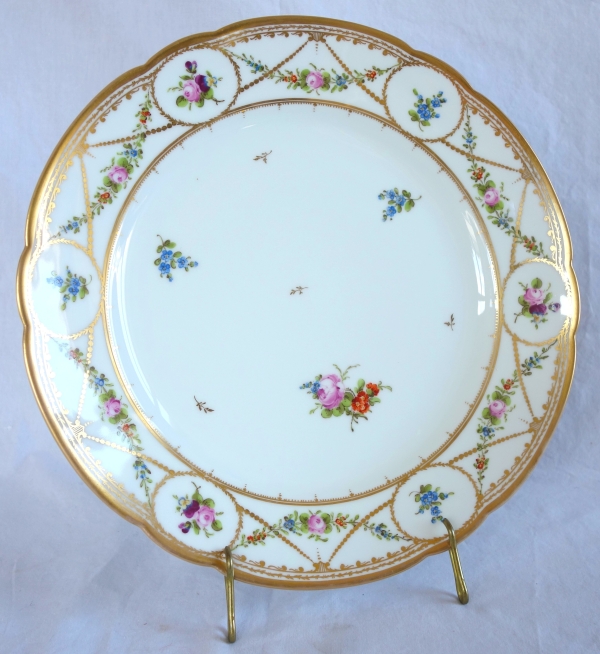 Nyon Manufacture : 8 porcelain table plates - signed - late 18th century