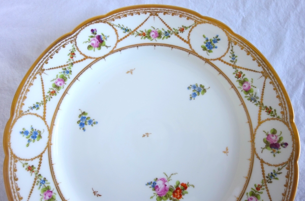 Nyon Manufacture : 8 porcelain table plates - signed - late 18th century