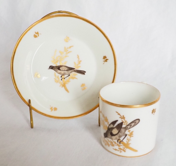 Brussels porcelain coffee set : 8 coffee cups gilt with fine gold and polychromatic birds circa 1800