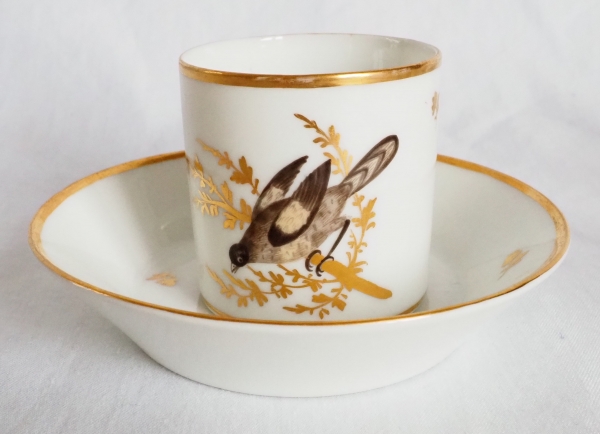 Service à café en porcelaine de Bruxelles d'époque Directoire : 8 tasses aux oiseaux