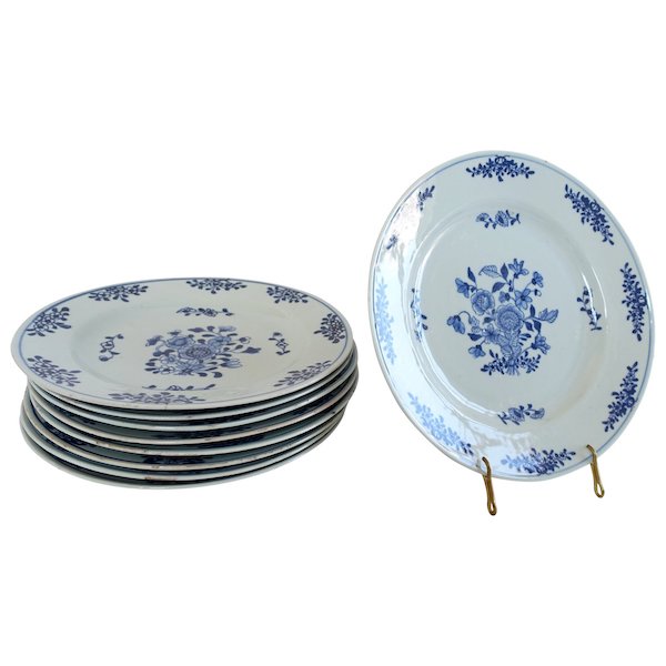 Compagnie des Indes : suite de 9 assiettes en porcelaine de Chine à décor bleu - époque XVIIIe siècle