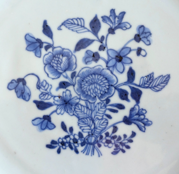 Compagnie des Indes : suite de 9 assiettes en porcelaine de Chine à décor bleu - époque XVIIIe siècle