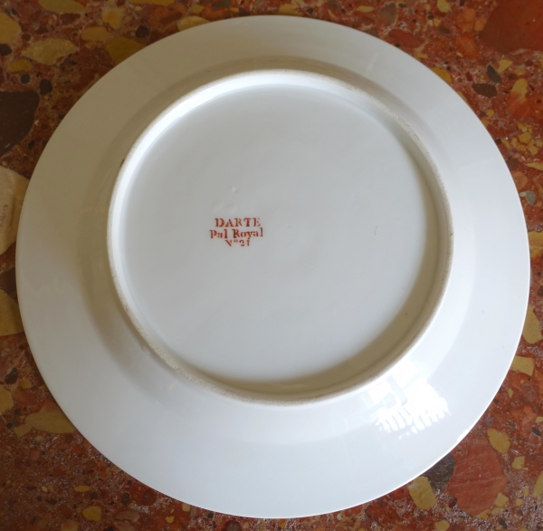 Darte Palais Royal N°21 - assiette aux nèfles, époque Empire Restauration - signée