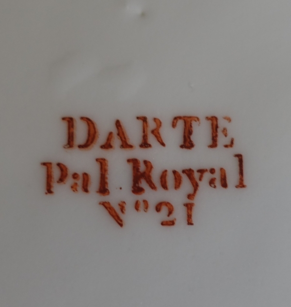 Darte Palais Royal N°21 - assiette aux nèfles, époque Empire Restauration - signée