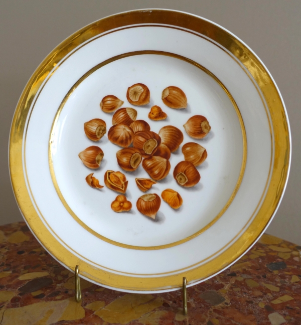 Darte Frères - assiette en trompe l'oeil aux noisettes - époque Empire - signée