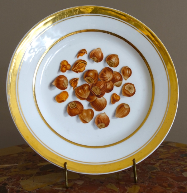 Darte Frères - assiette en trompe l'oeil aux noisettes - époque Empire - signée