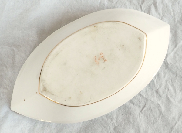 Nast : beurrier d’époque Empire en porcelaine de Paris blanche et or
