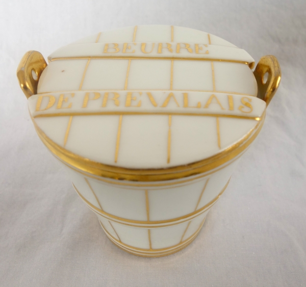 Paris porcelain butter dish enhanced with fine gold, early 19th century circa 1840