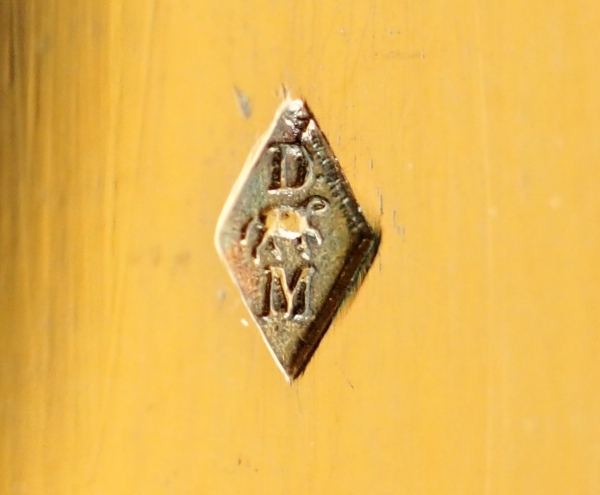 Paris porcelain butter dish enhanced with fine gold, early 19th century circa 1840