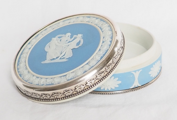 Wedgwood : light blue porcelain box, biscuit and sterling silver mounting