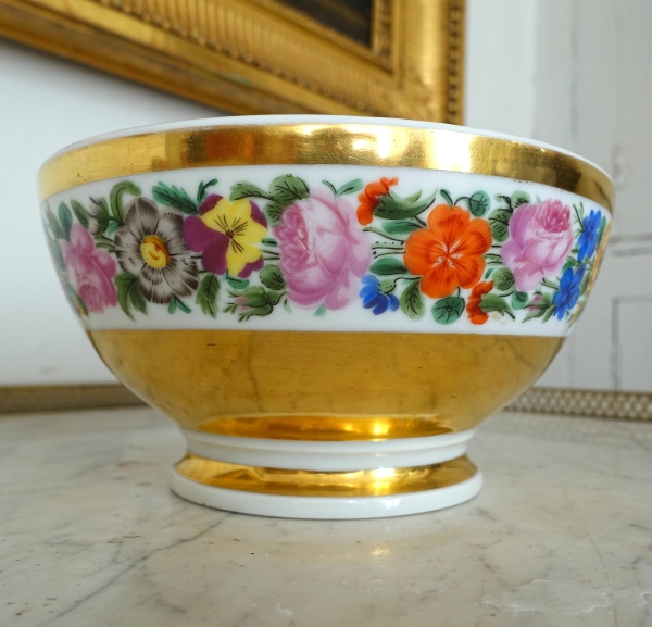 Polychromatic Paris porcelain biscuit bowl, Charles X period - circa 1830